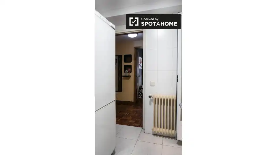 Room in Estación - Parque O'Donnell