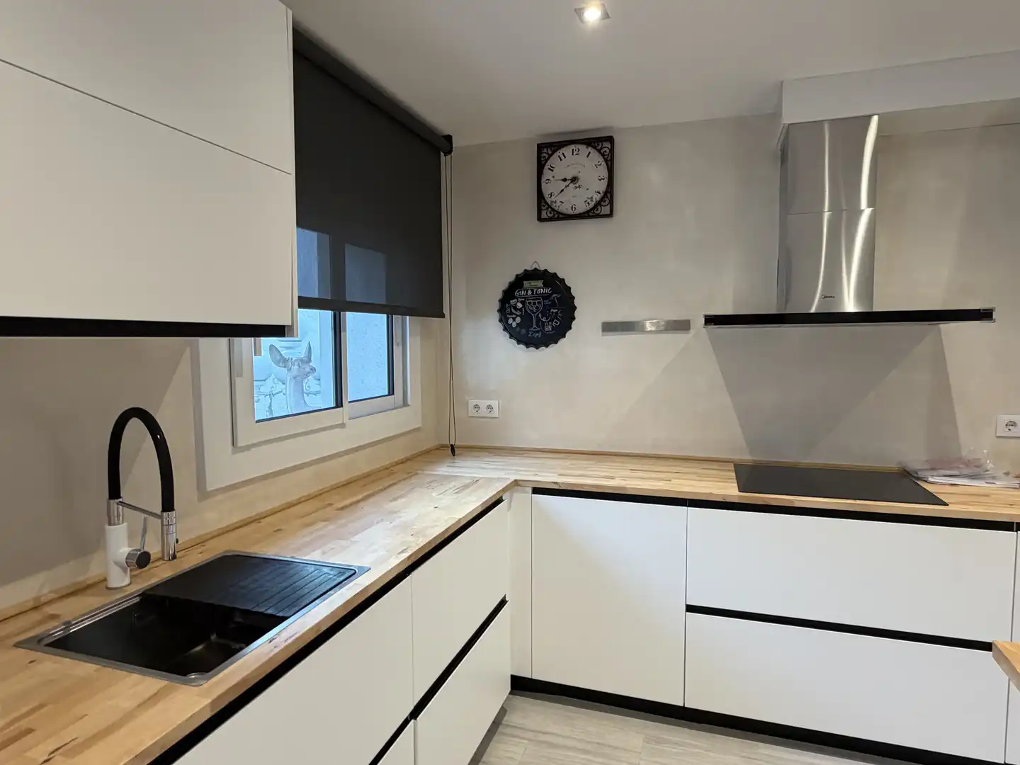 Cocina de Apartamento de alquiler en Palamós con Calefacción, TV y Alarma