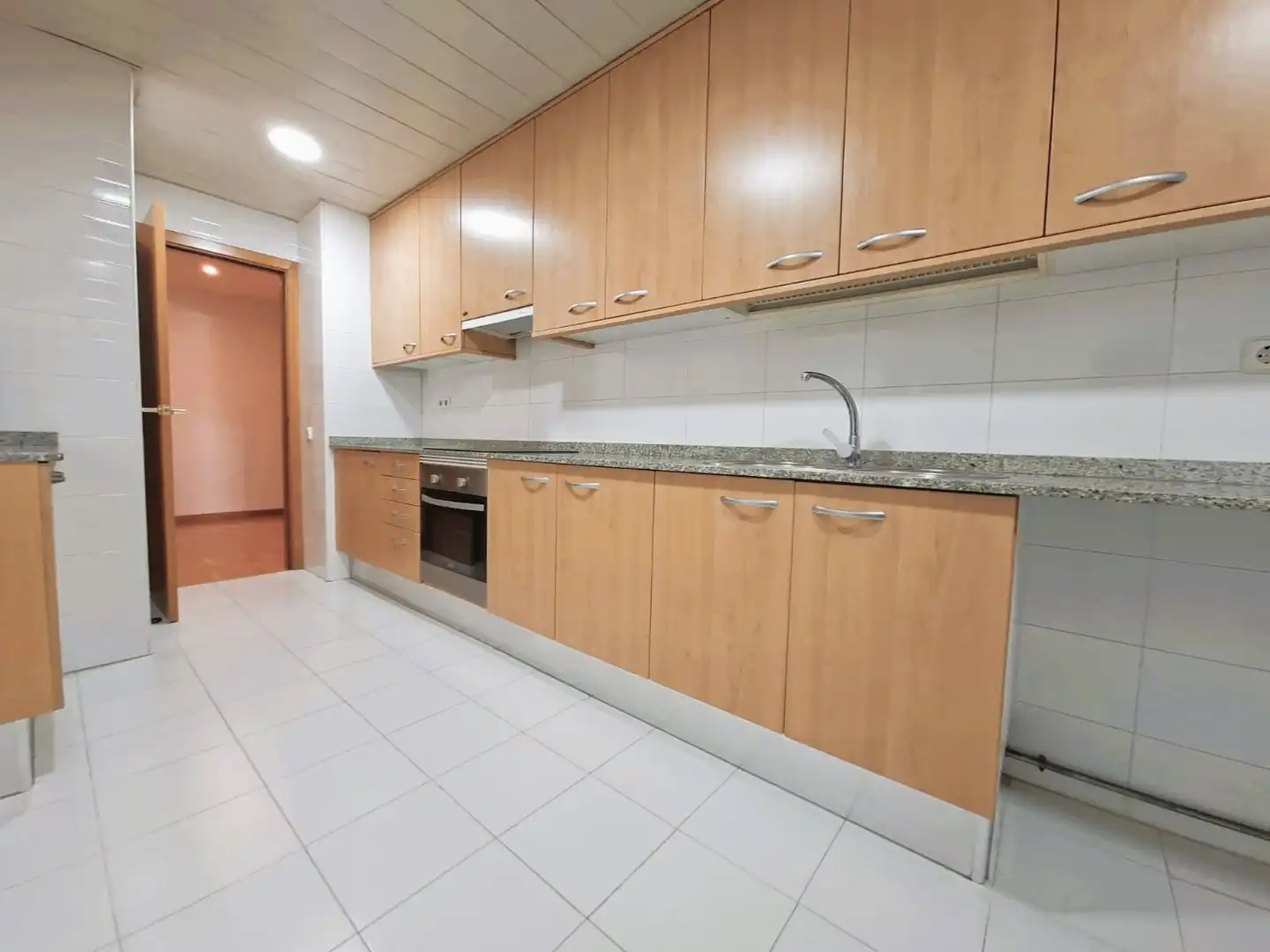 Wohnung zur Miete in Esteve Albert, Via Europa - Parc Central