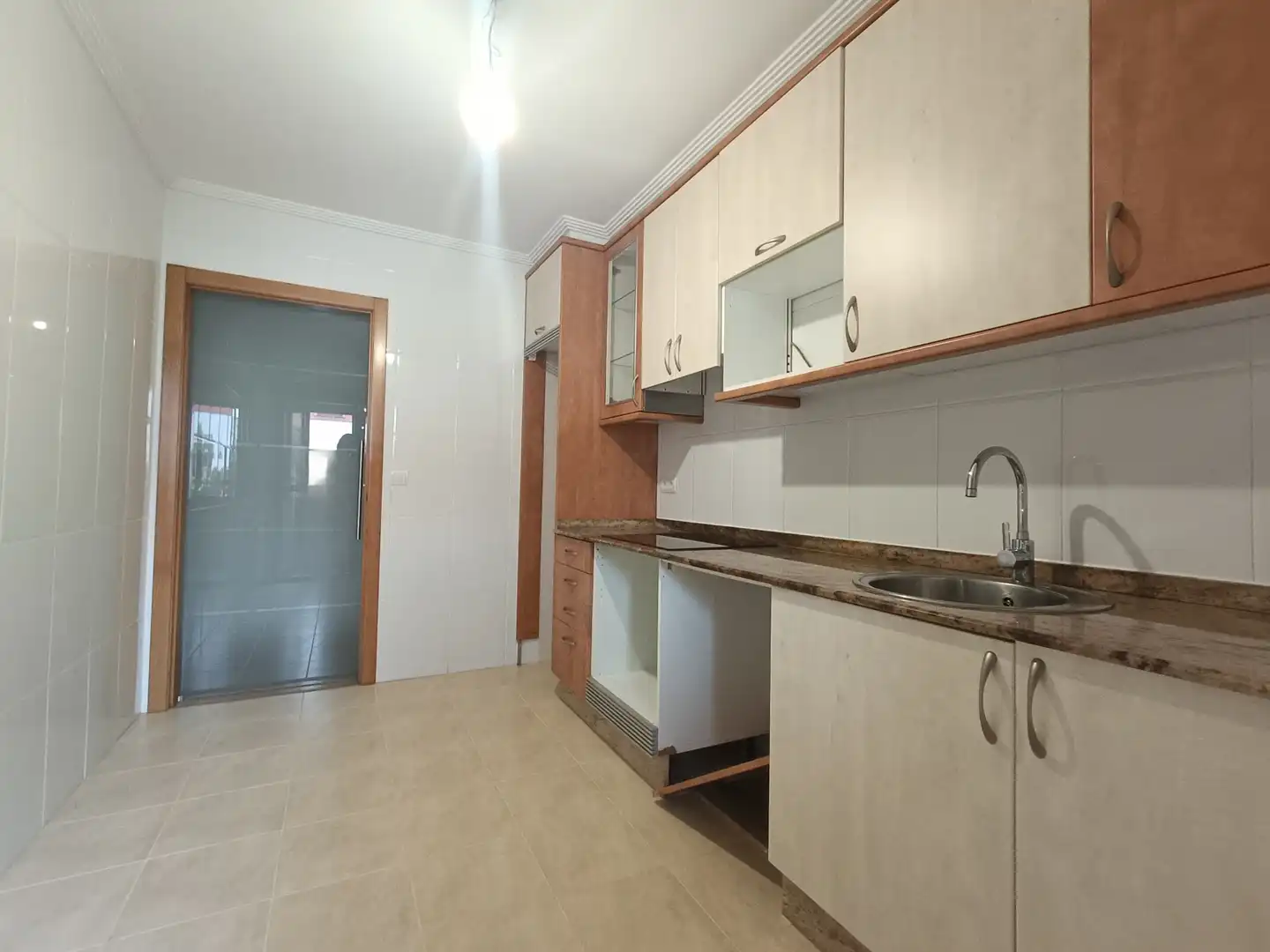 Kitchen of Flat for sale in Vigo   with Heating, Storage room and Balcony