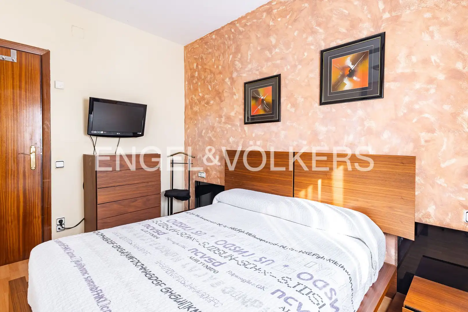 Schlafzimmer von Wohnung zum Verkauf in Barcelona mit Klimaanlage, Heizung und Privatgarten