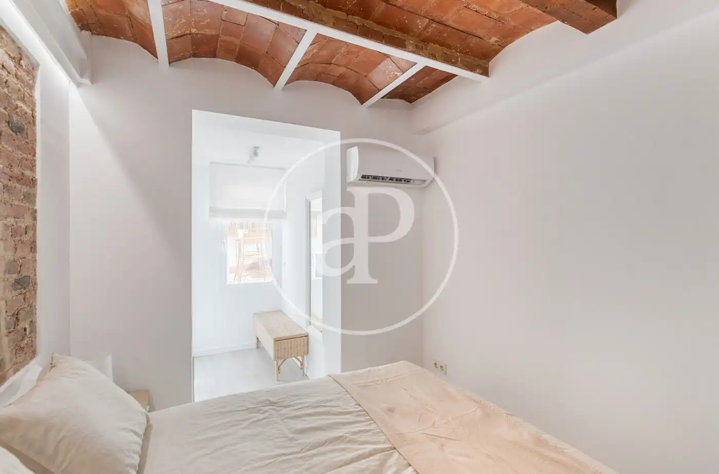 Schlafzimmer von Wohnung zum Verkauf in Barcelona mit Klimaanlage, Heizung und Terrasse