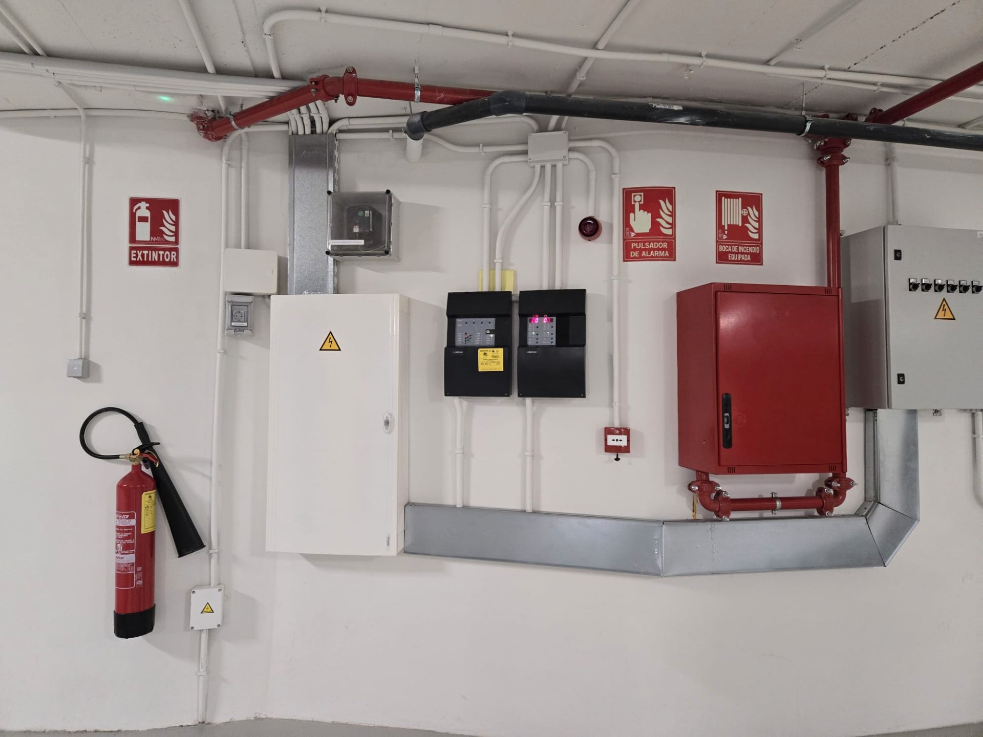 Garatge en venda en L'Hospitalet de Llobregat amb Alarma