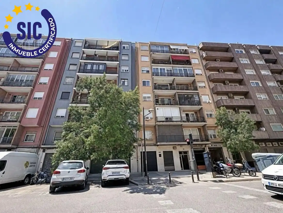 Vista exterior de Piso en venta en Valencia con Aire acondicionado, Calefacción y Terraza