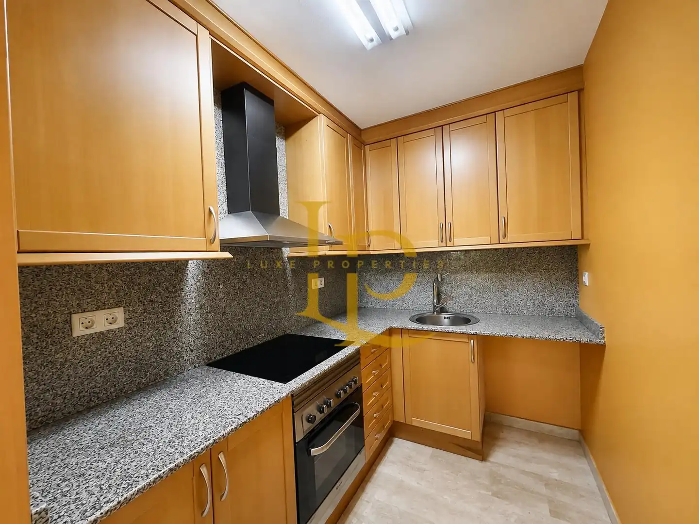 Duplex with terrace for sale in Carrer de la Mare de Déu de Lourdes, imagen 12