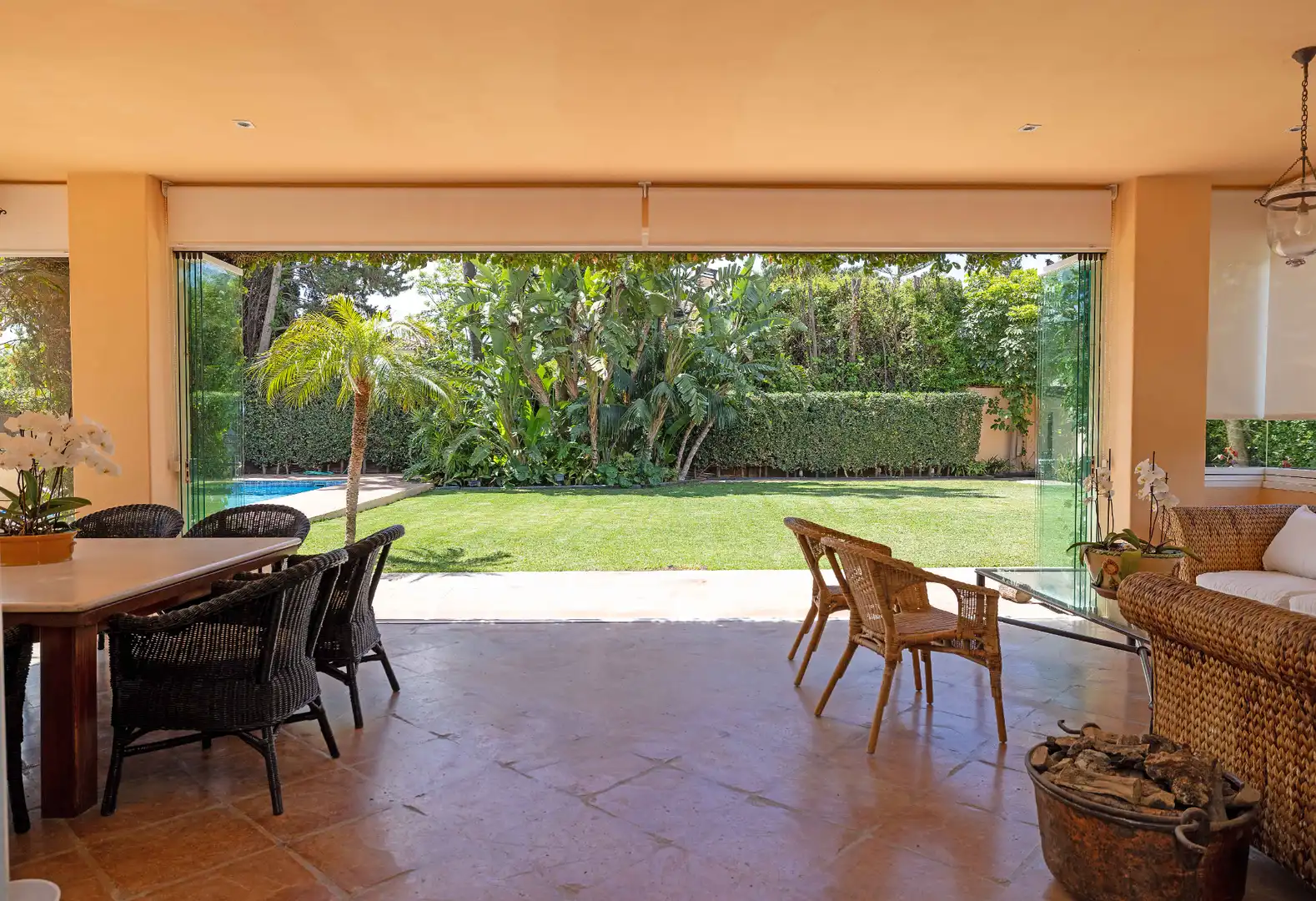 Terrassa de Casa o xalet en venda en Málaga amb Aire condicionat, Calefacció i Jardí privat