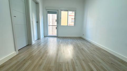 Foto 3 de Piso en venta en Carrer de Còrsega, El Camp de l'Arpa del Clot, Barcelona