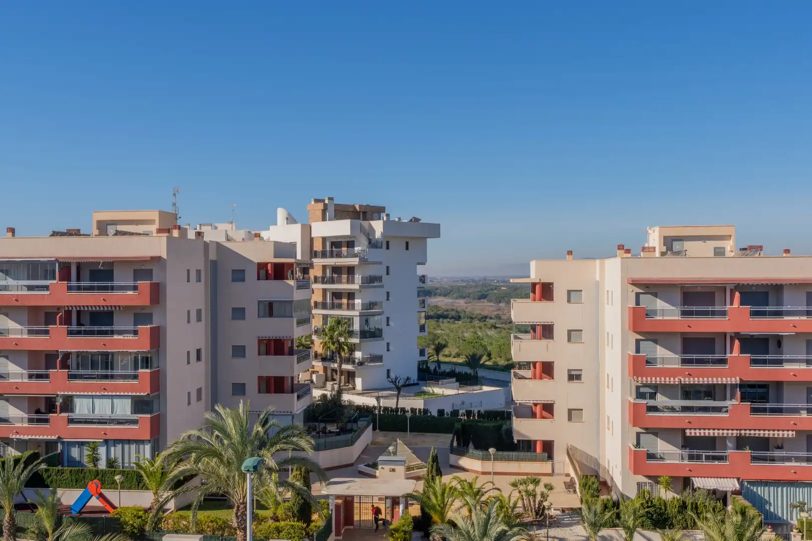 Vista exterior de Apartamento en venta en Elche / Elx con Calefacción, Terraza y Piscina