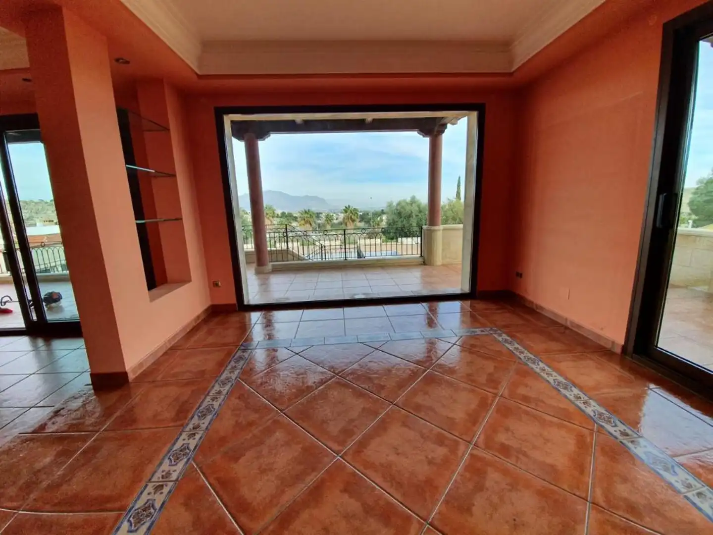 Chalet con piscina en venta en C/ Irlanda, imagen 3