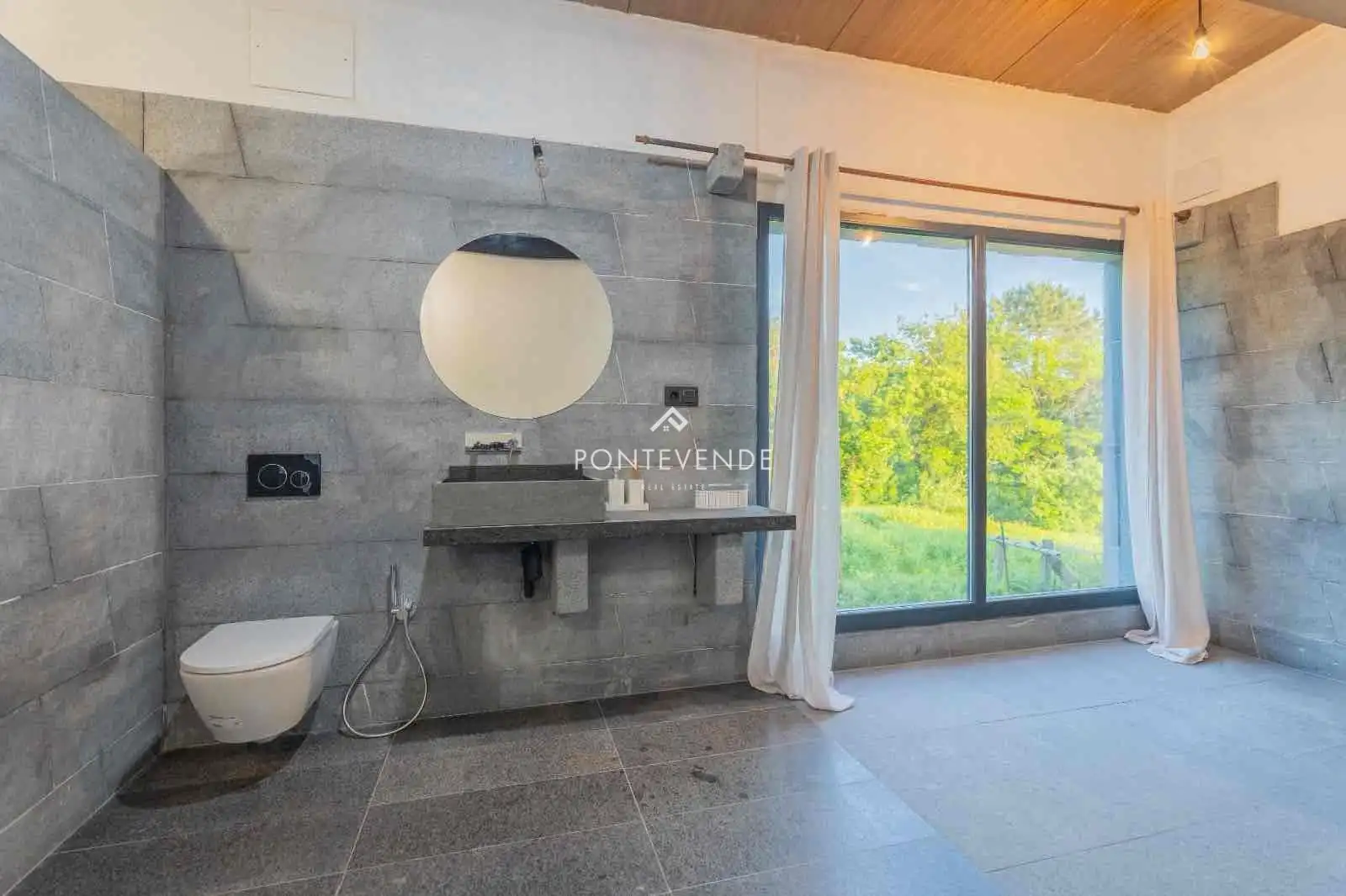 Baño de Casa o chalet en venta en Marín con Aire acondicionado, Calefacción y Jardín privado
