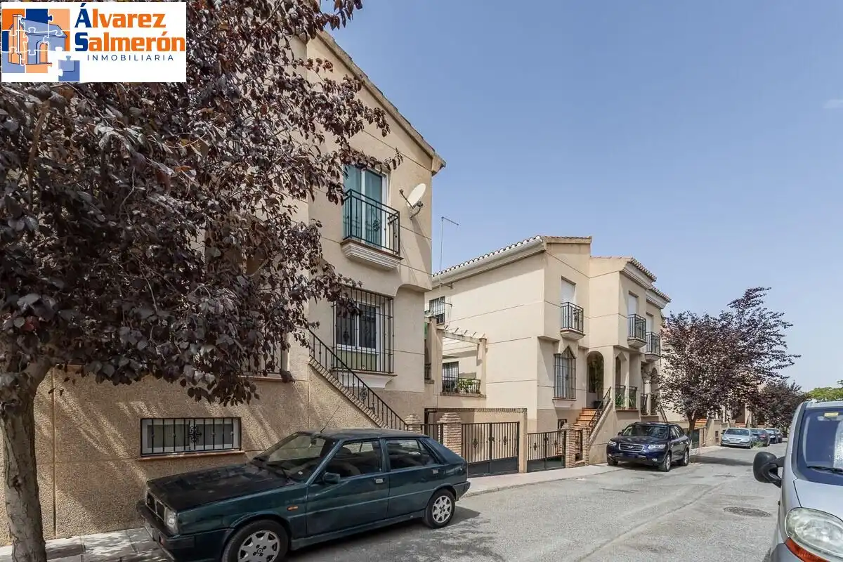 Casa aparellada amb terrassa en venda a Camino del Cementerio, imagen 39