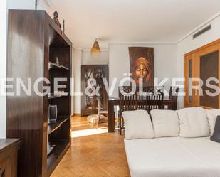 Living room of Apartment for sale in Alcorcón  with Air Conditioner, Heating and Parquet flooring