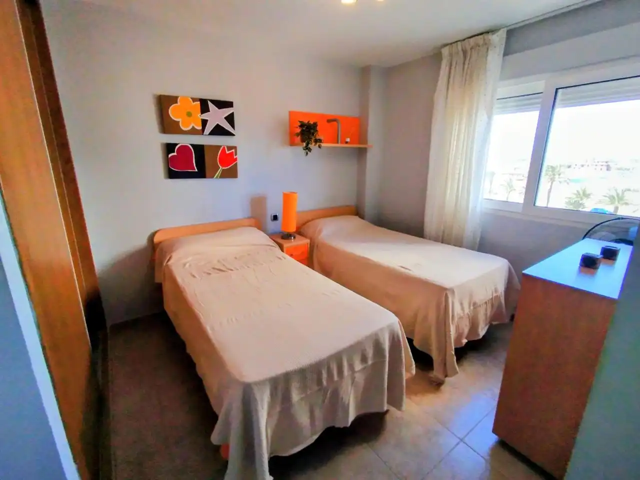 Dormitori de Apartament en venda en La Manga del Mar Menor amb Aire condicionat, Terrassa i Piscina