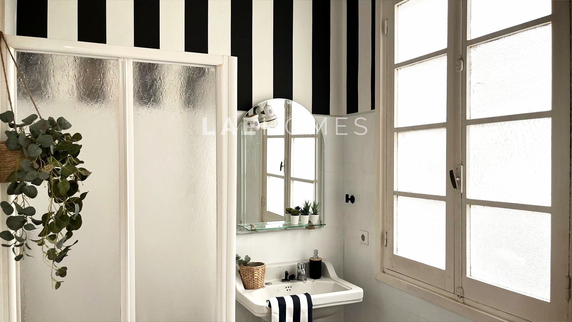 Baño de Piso en venta en Donostia - San Sebastián  con Balcón