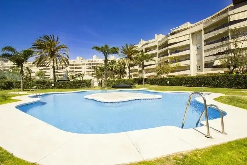 Pis amb piscina en venda a Playamar - Benyamina, imagen 2