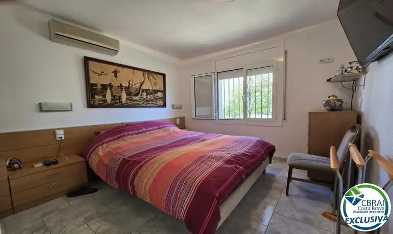 Dormitori de Casa o xalet en venda en Empuriabrava amb Calefacció, Terrassa i Piscina