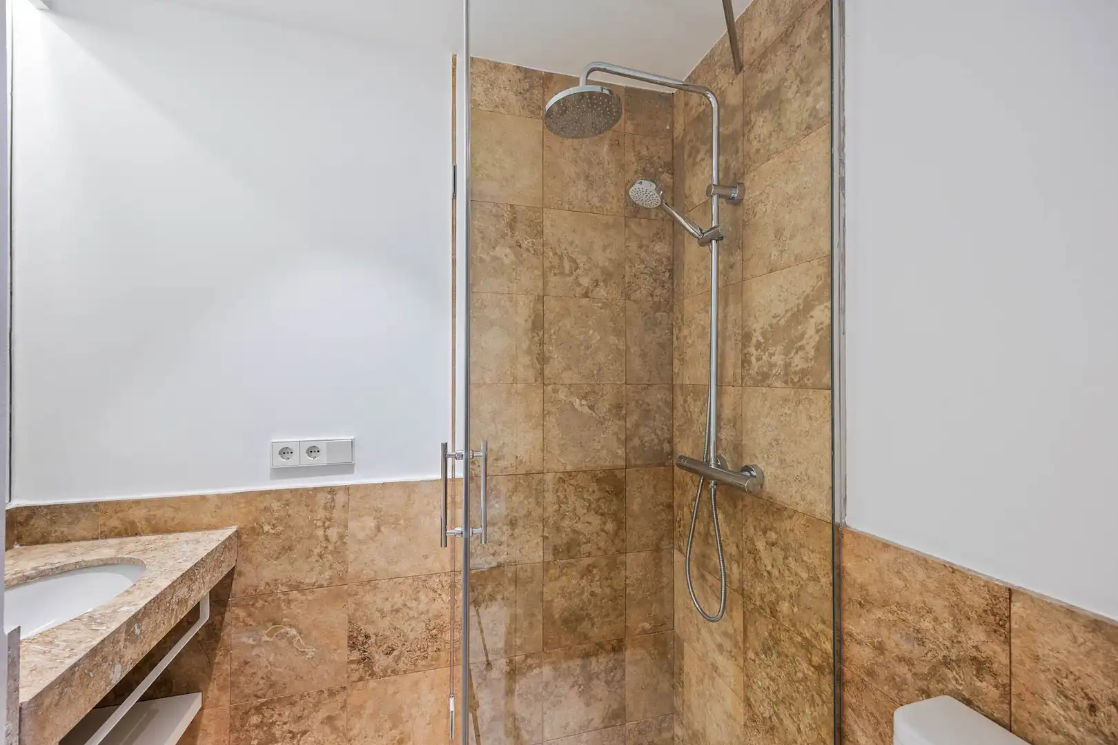 Bathroom of Detached homes for sale in Sotogrande  with Air Conditioner, Private garden and Terrace