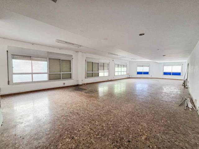 Local comercial en Alquiler en Centre - Eixample – Can Llobet