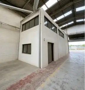 Vista exterior de Nau industrial en venda en Sant Fost de Campsentelles amb Calefacció i Alarma