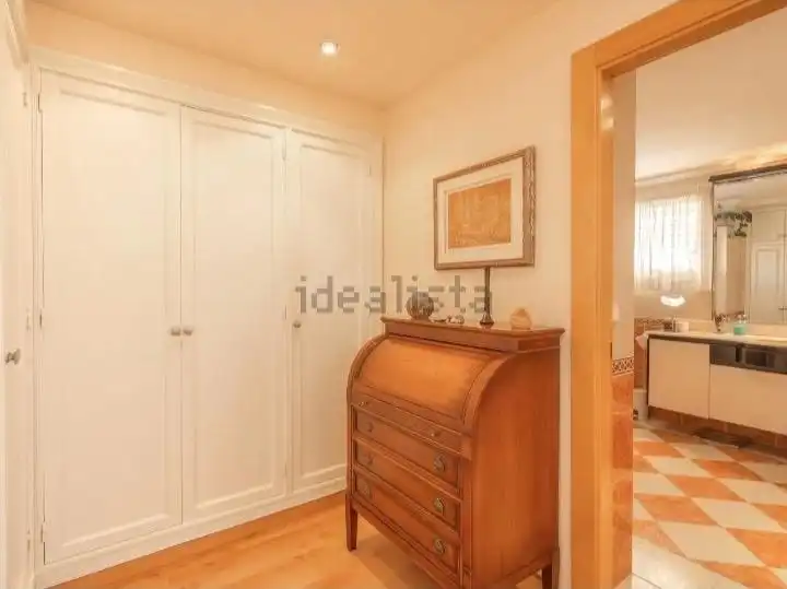 Habitación de Casa adosada en venta en Alicante / Alacant con Aire acondicionado, Calefacción y Jardín privado
