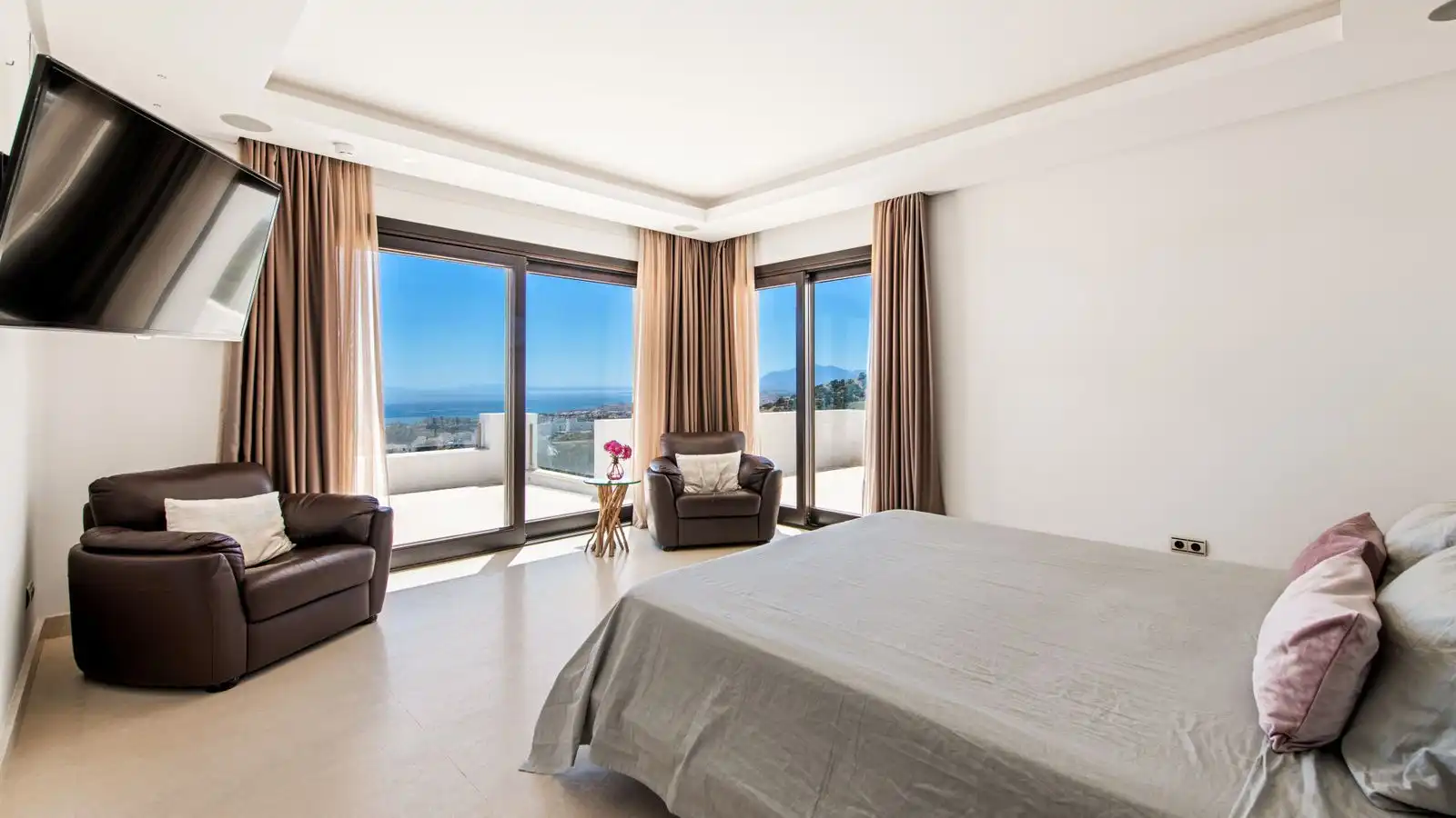 Chalet con piscina en venta en Urbanizacion los Altos de los Monteros, imagen 10