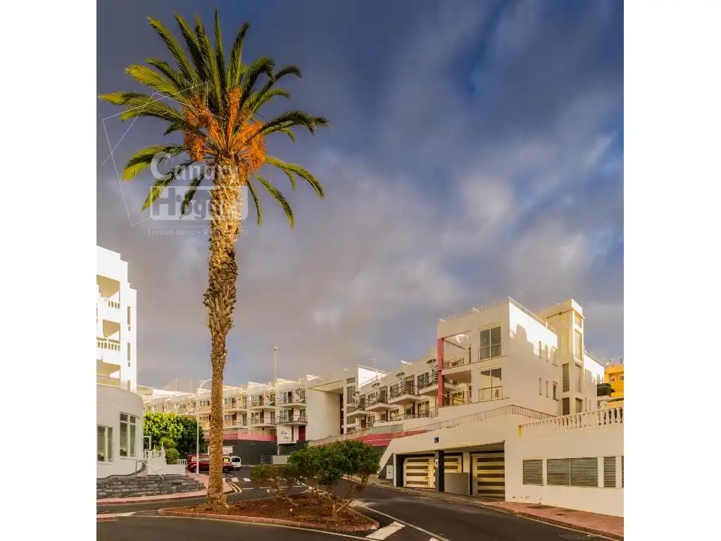 Apartamento con ascensor en venta en Calle Antonio González Barrios