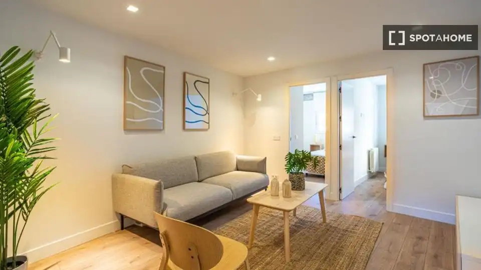 Living room of Flat for rent in Madrid  with Air Conditioner, Heating and Furnished