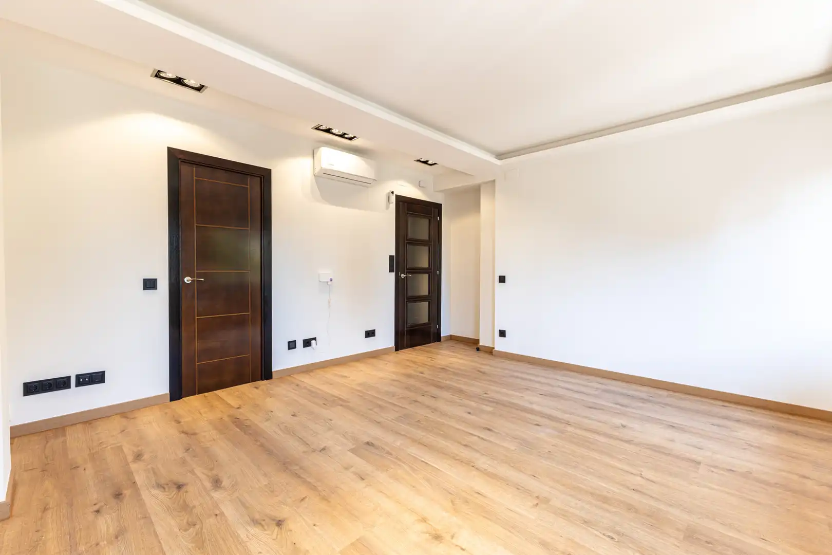 Wohnung zum Verkauf in Barcelona mit Klimaanlage, Heizung und Parkett