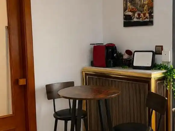 Menjador de Pis per a compartir en Santa Bárbara