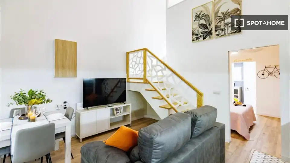 Living room of Flat for rent in Valencia  with Air Conditioner, Heating and Furnished