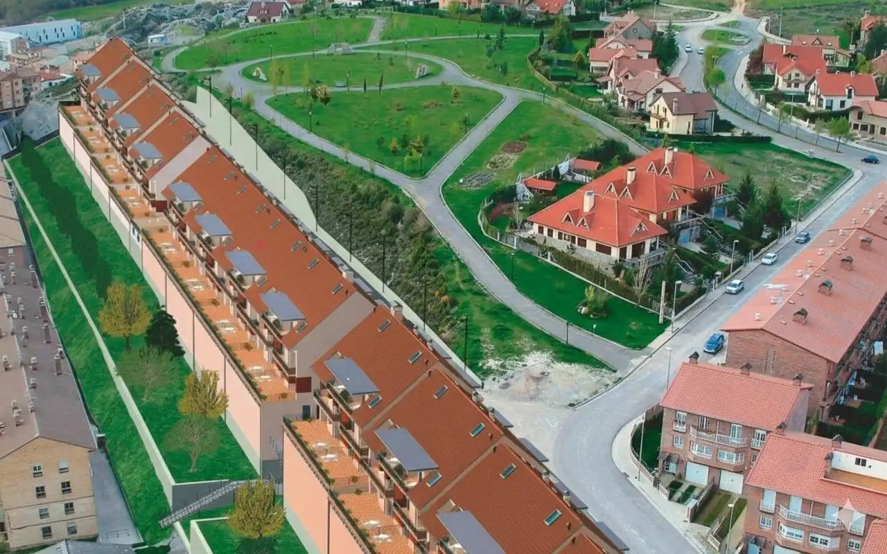 Vista exterior de Edificio en venta en Sabiñánigo