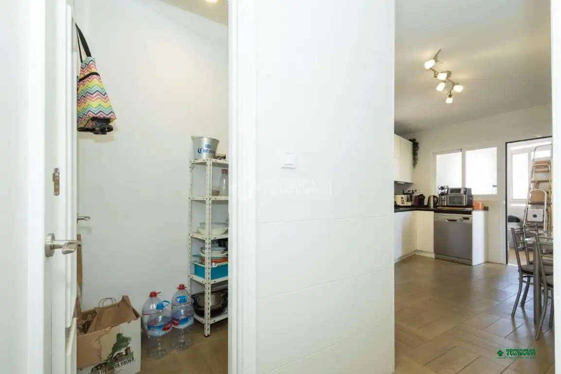 Piso en venta en Almería con Terraza