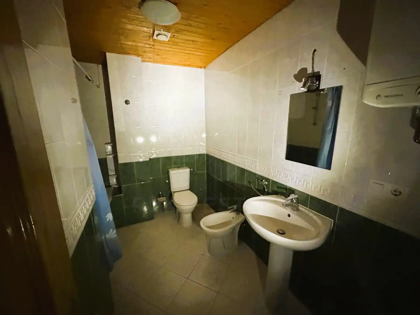 Badezimmer von Country house zum Verkauf in Cuadros mit Heizung und Terrasse