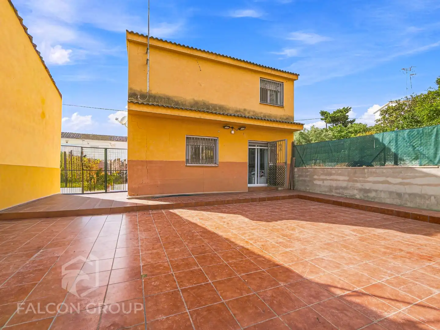 Vista exterior de Finca rústica en venta en Vilanova i la Geltrú con Aire acondicionado, Calefacción y Jardín privado