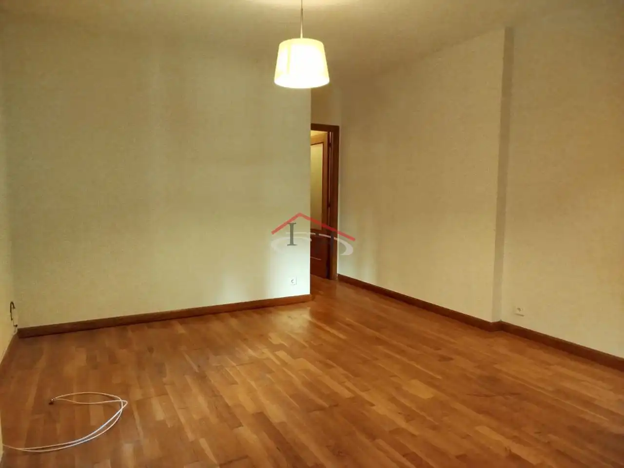 Wohnung zur Miete in León Capital  mit Heizung, Parkett und Abstellraum
