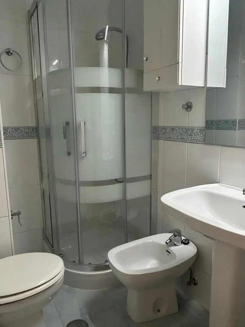 Bany de Pis de lloguer en Granada amb Calefacció i Moblat