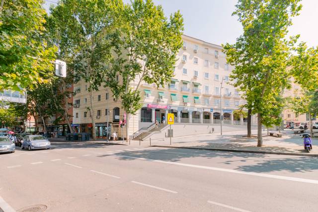 Piso en Venta en Calle de Antonio López en Comillas