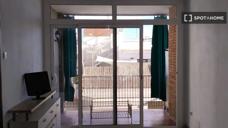 Terraza de Piso para compartir en Barcelona con Aire acondicionado, Calefacción y Amueblado
