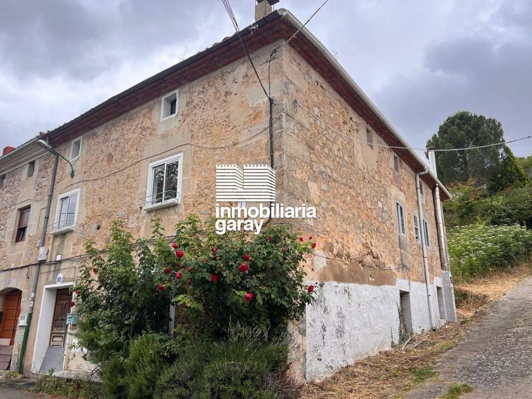 Casa adosada en venta en Oña con Calefacción