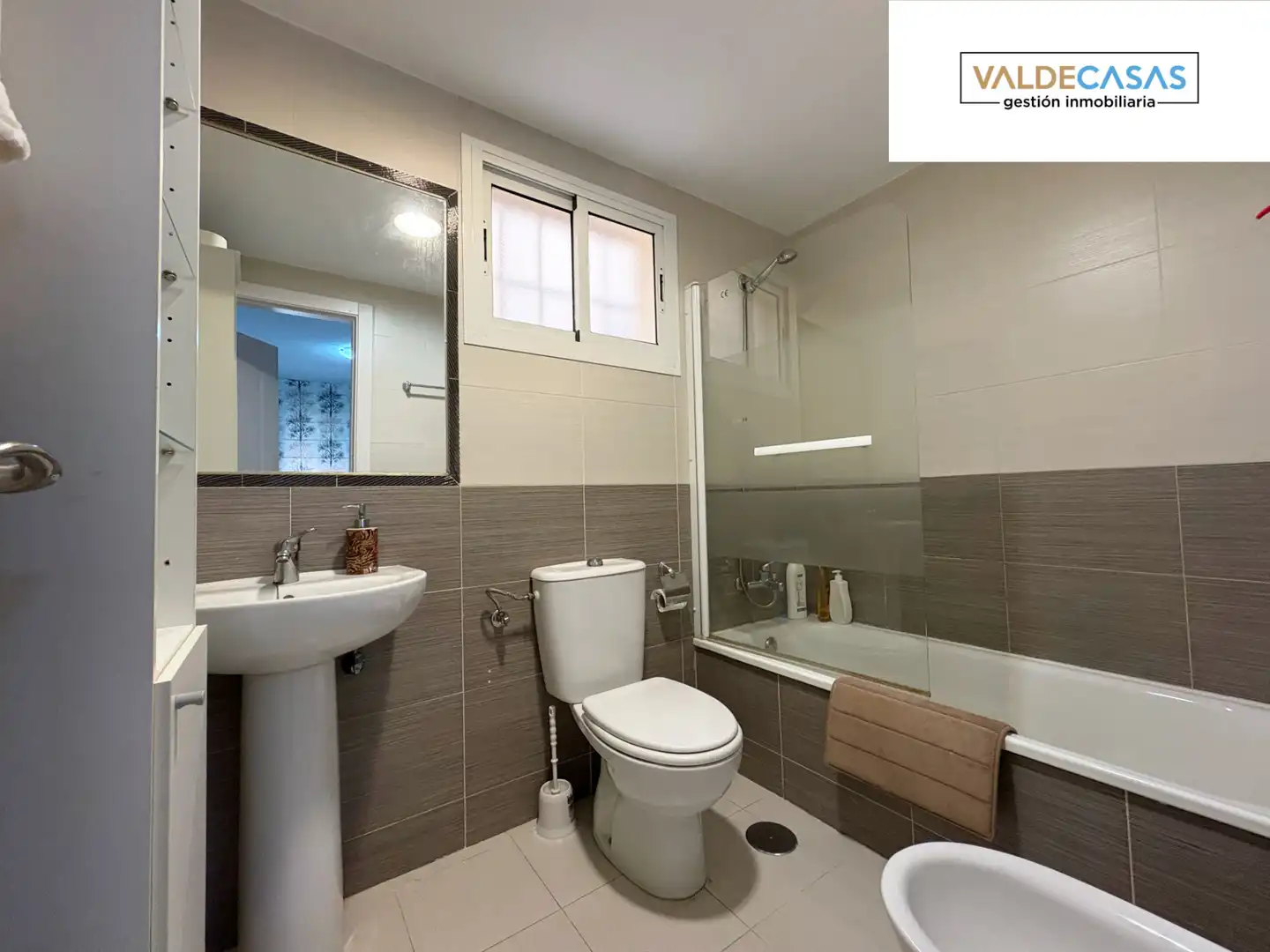 Badezimmer von Wohnung zum Verkauf in Rubite mit Möbliert und Gemeinschaftspool