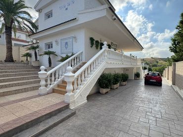 House with pool for sale in Las Torres de Cotillas