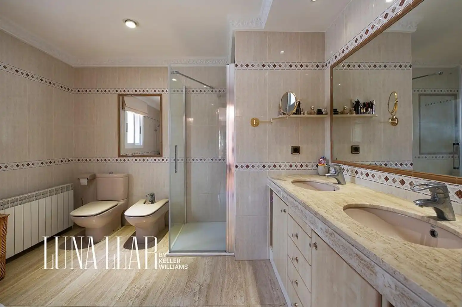 Bathroom of Houses for sale in Castelldefels  with Air Conditioner, Heating and Terrace