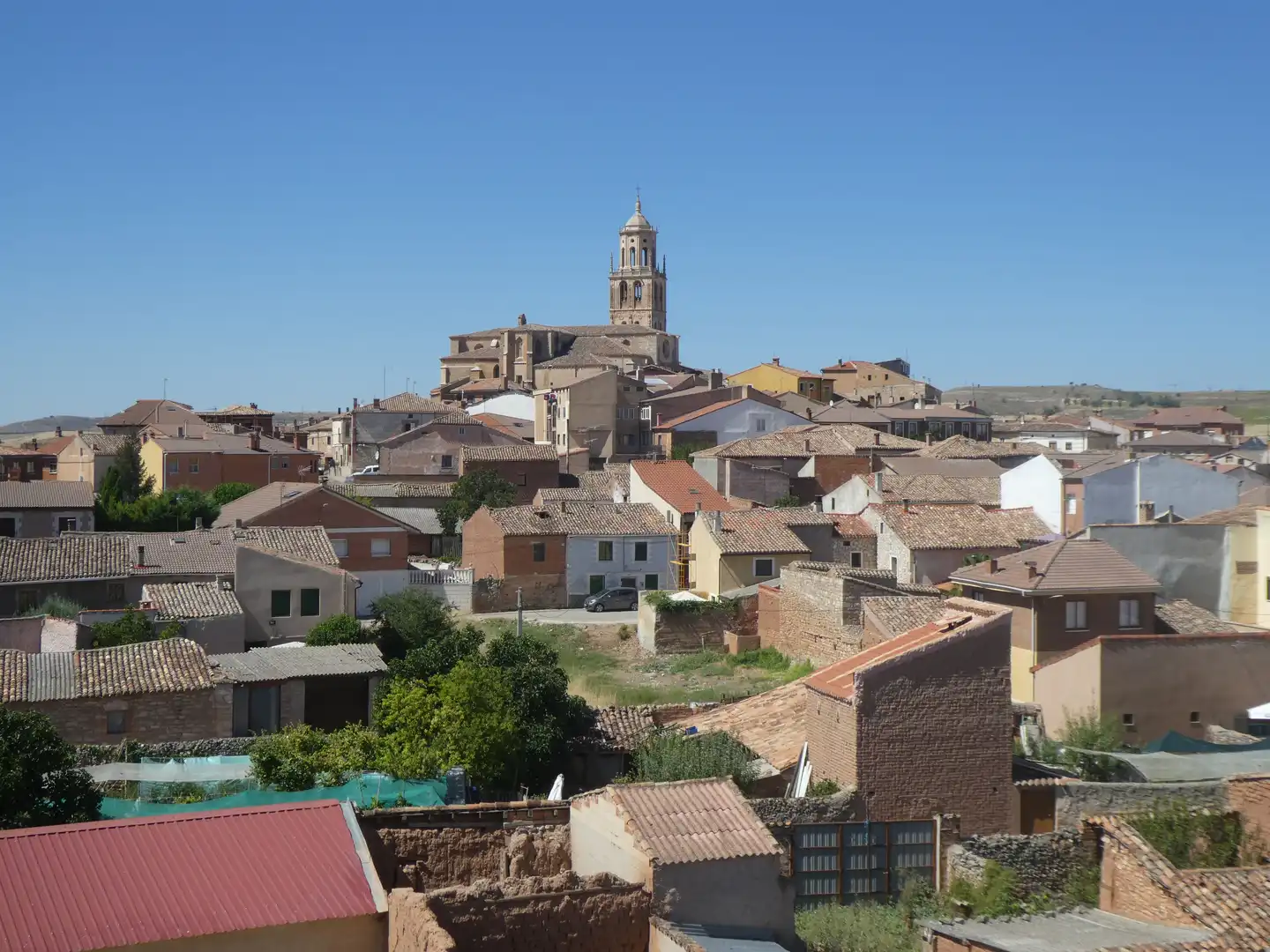 Außenansicht von Wohnung zum Verkauf in Santa María del Campo mit Heizung