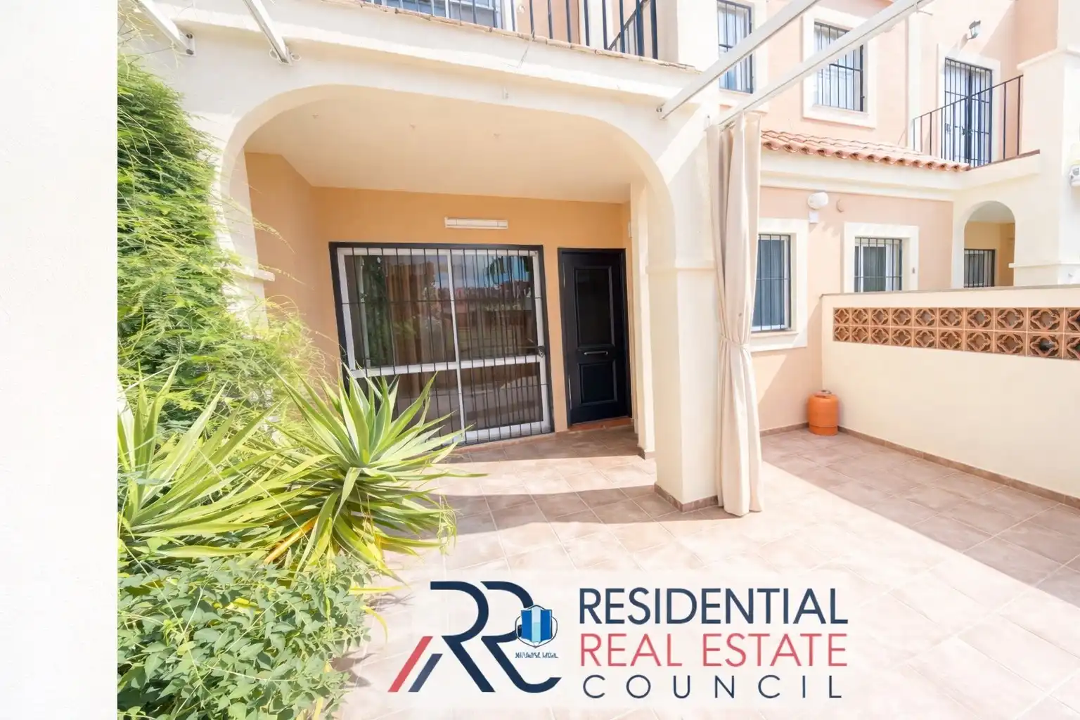 Casa a schiera con terrazza in vendita a Avenida Cristóbal Colón 2