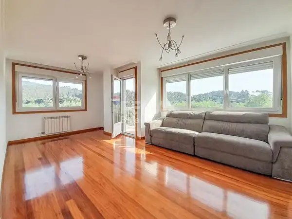 Sala d'estar de Pis en venda en O Porriño   amb Calefacció, Parquet i Terrassa