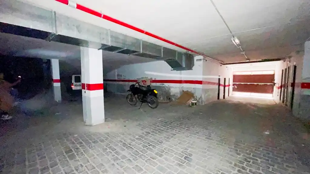 Parking de Piso en venta en Alcaucín con Piscina comunitaria