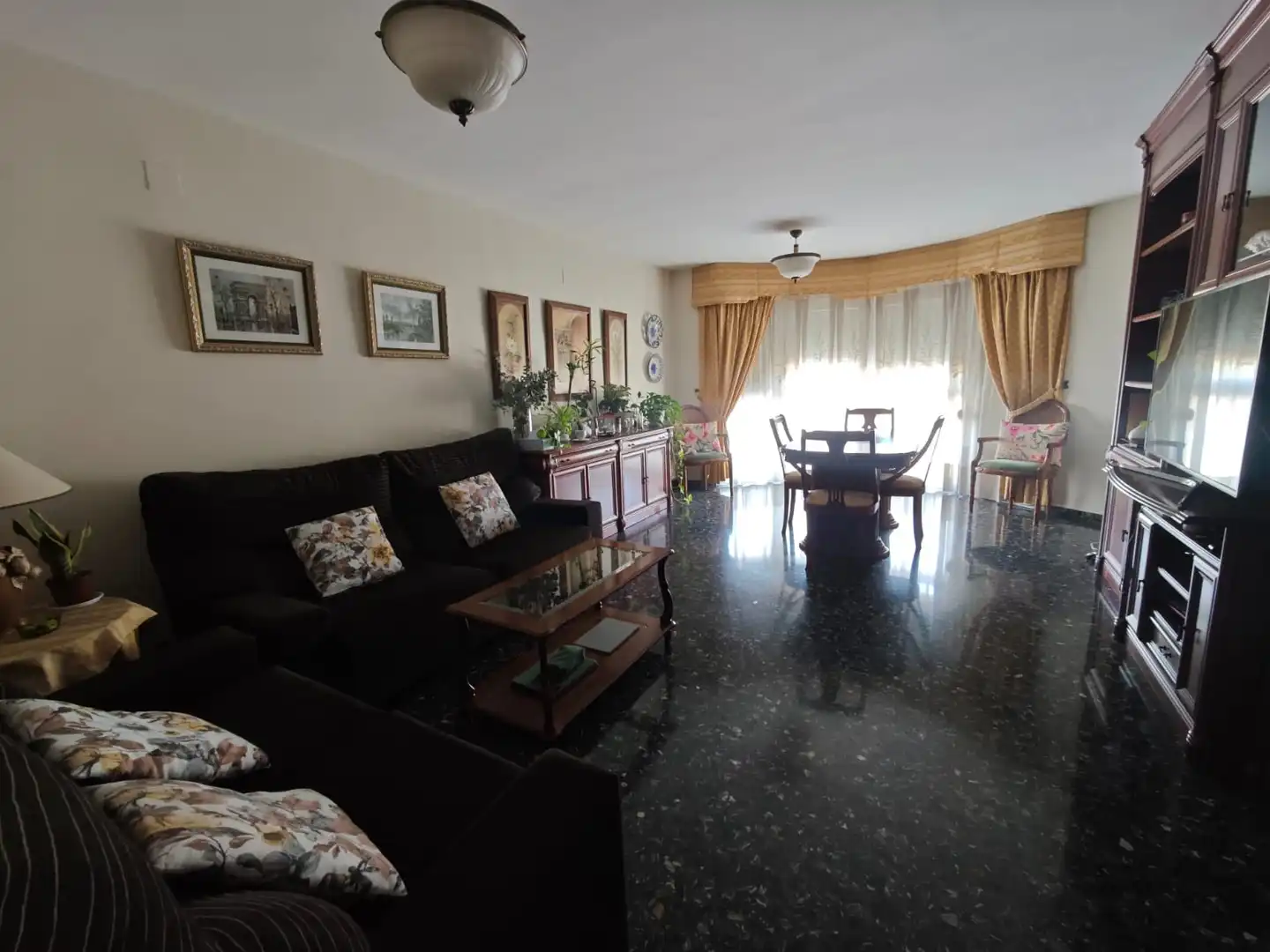 Living room of Flat for sale in Valencia  with Air Conditioner, Furnished and Oven