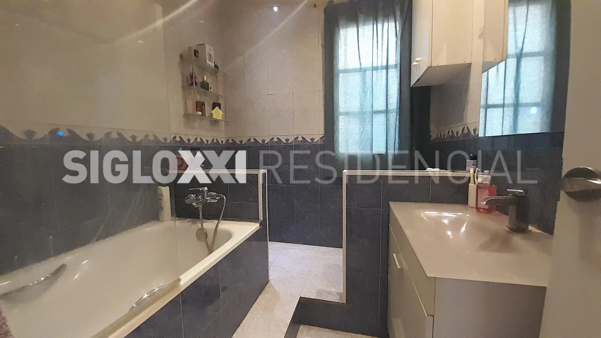 Baño de Piso en venta en Barcelona con Aire acondicionado, Calefacción y Balcón