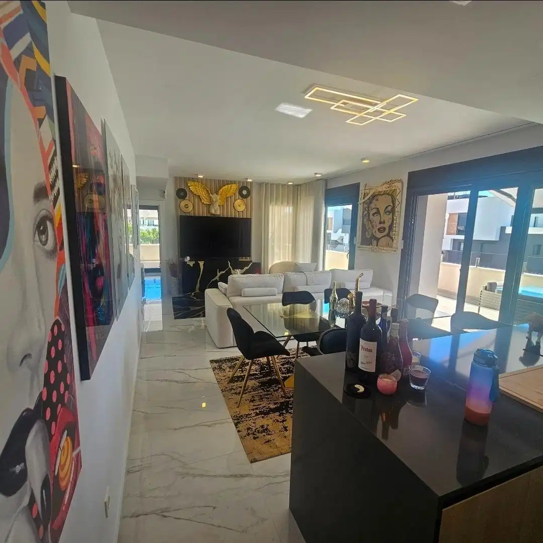 Sala d'estar de Àtic en venda en Orihuela amb Calefacció, Jardí privat i Piscina