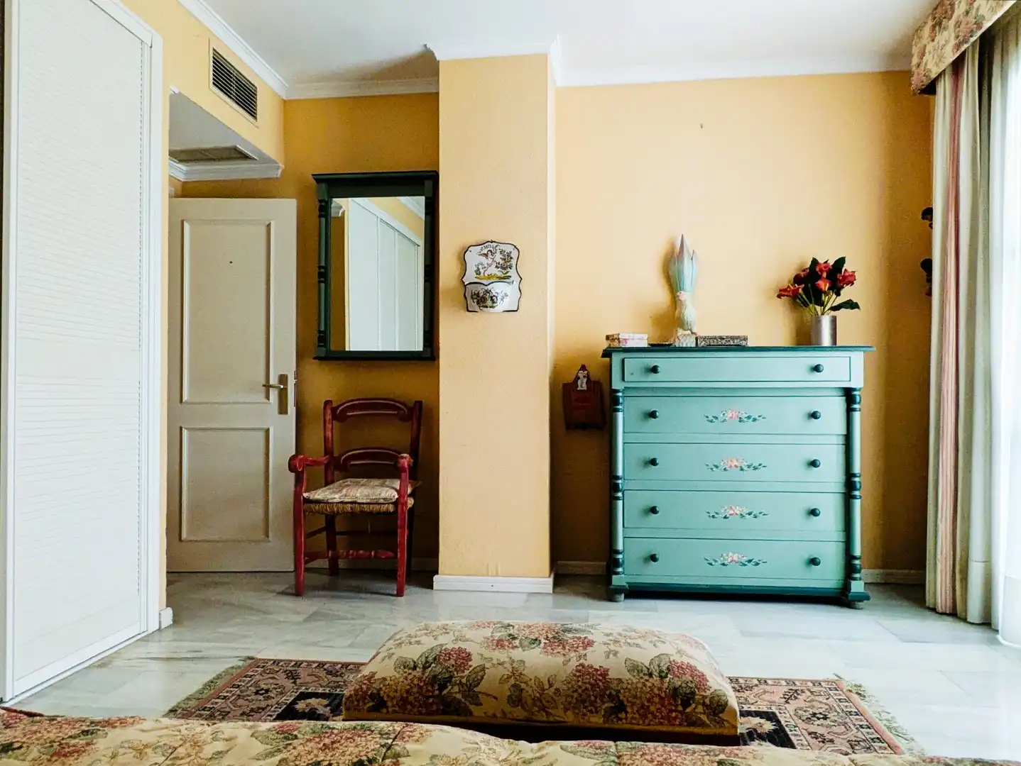 Bedroom of Flat for sale in Marbella  with Air Conditioner, Heating and Private garden